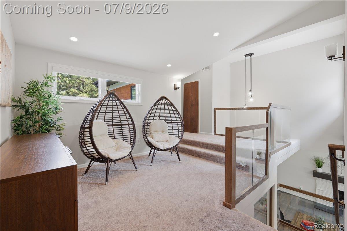 423 S Cranbrook Cross Road