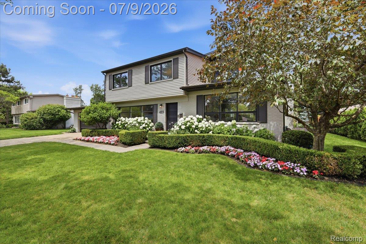 423 S Cranbrook Cross Road