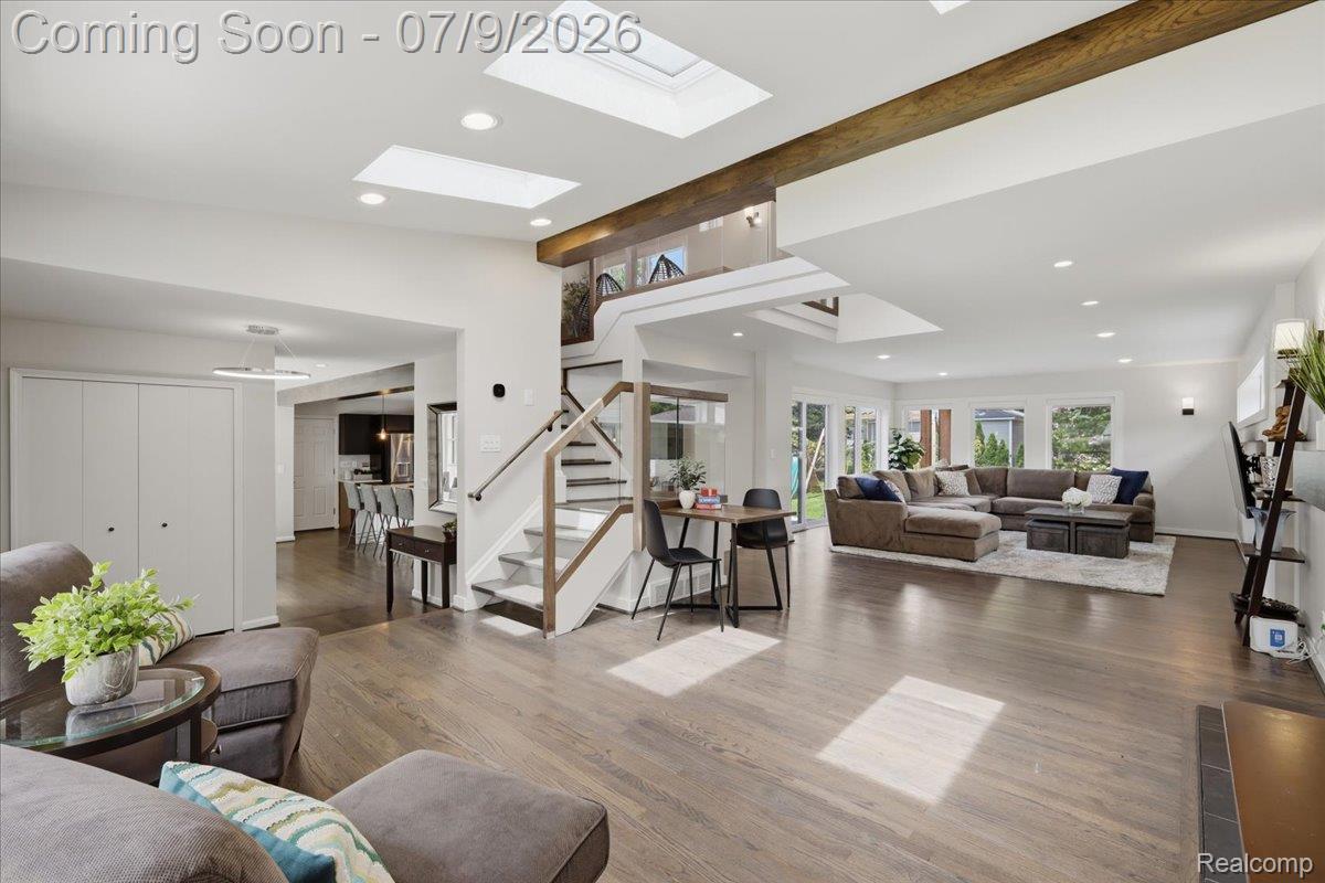 423 S Cranbrook Cross Road