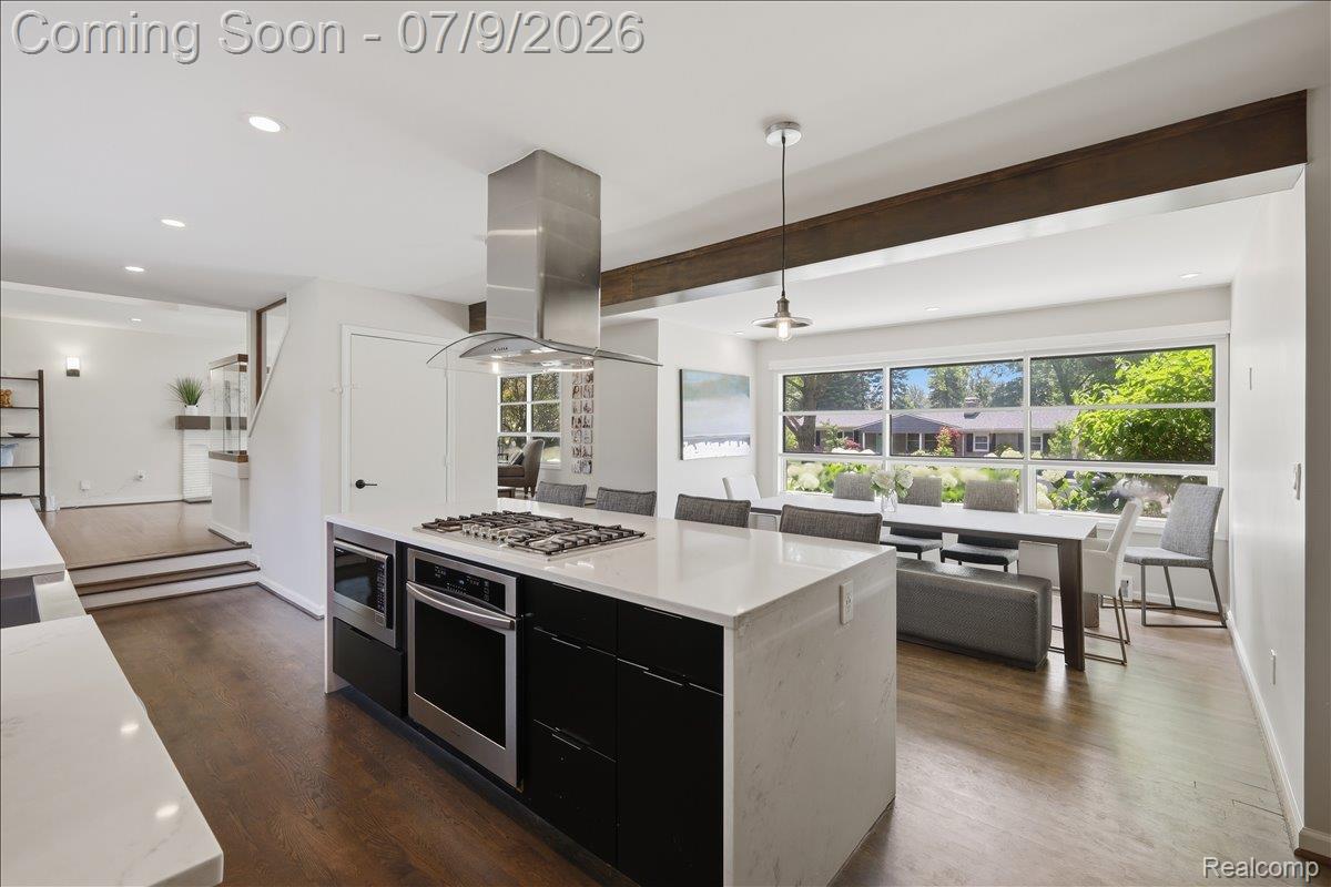 423 S Cranbrook Cross Road