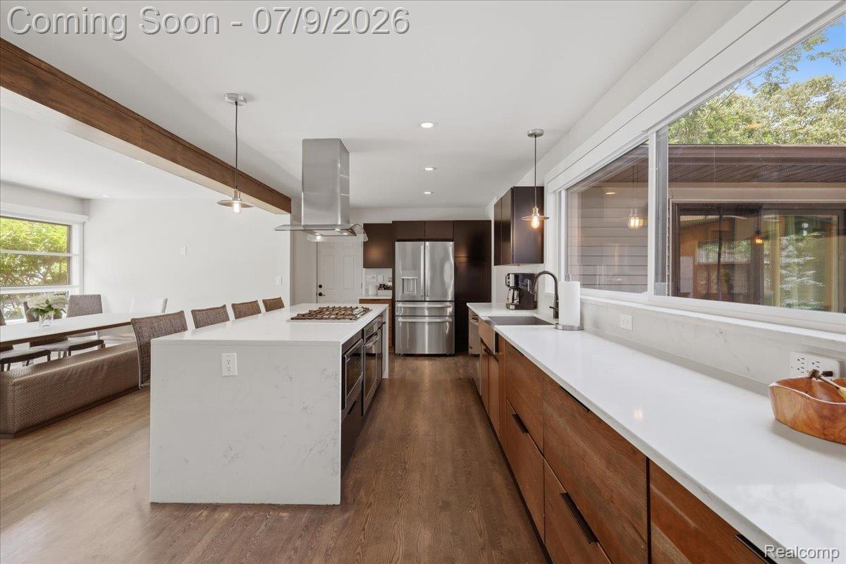 423 S Cranbrook Cross Road
