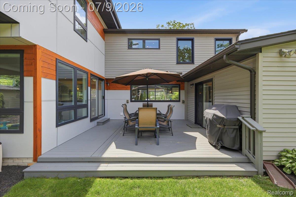 423 S Cranbrook Cross Road