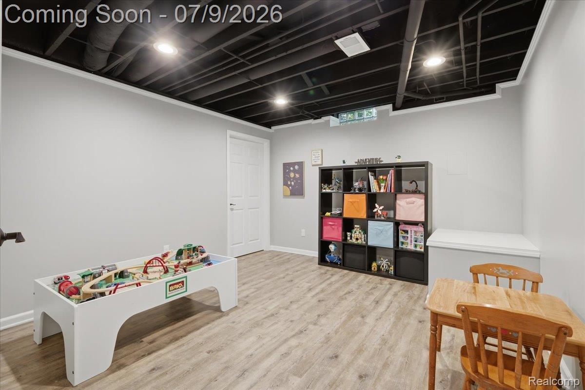 3180 Viking Drive