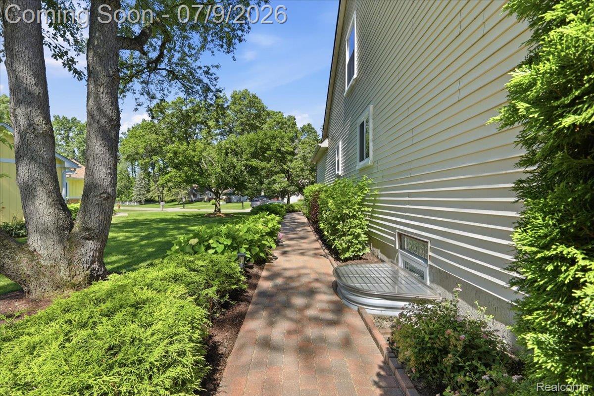 3180 Viking Drive