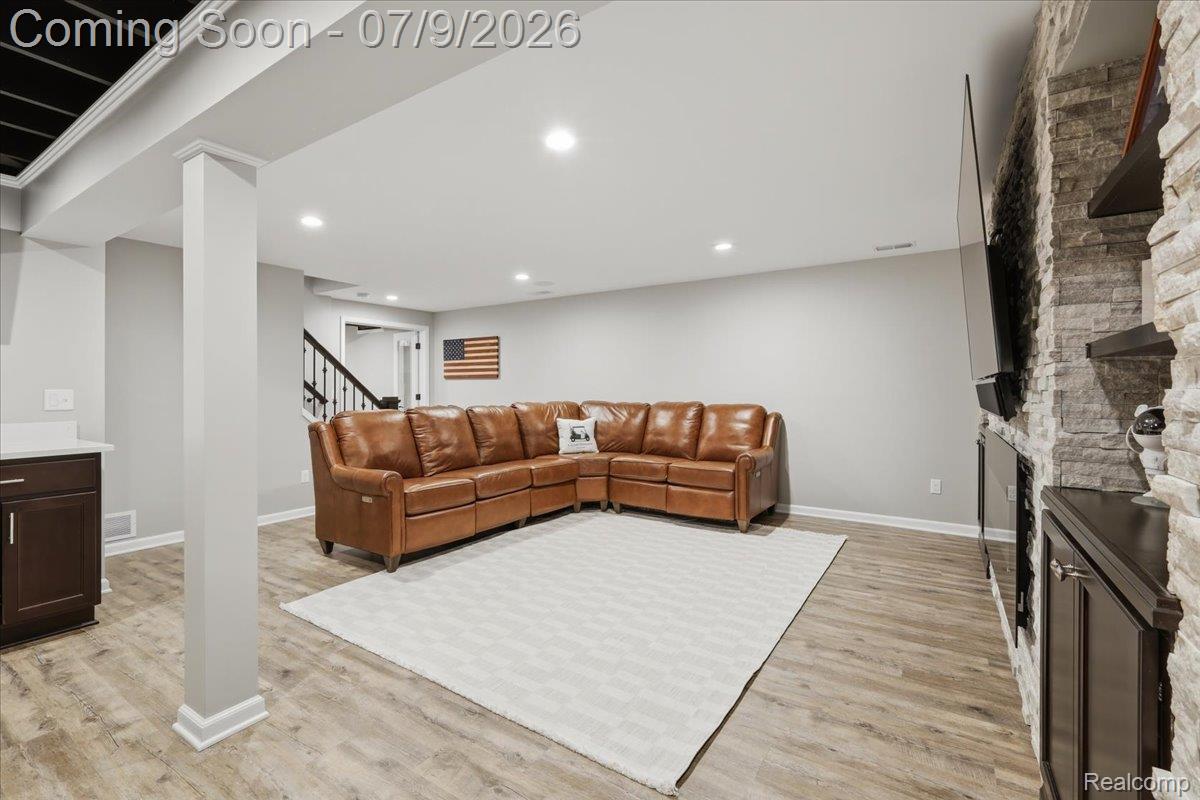 3180 Viking Drive
