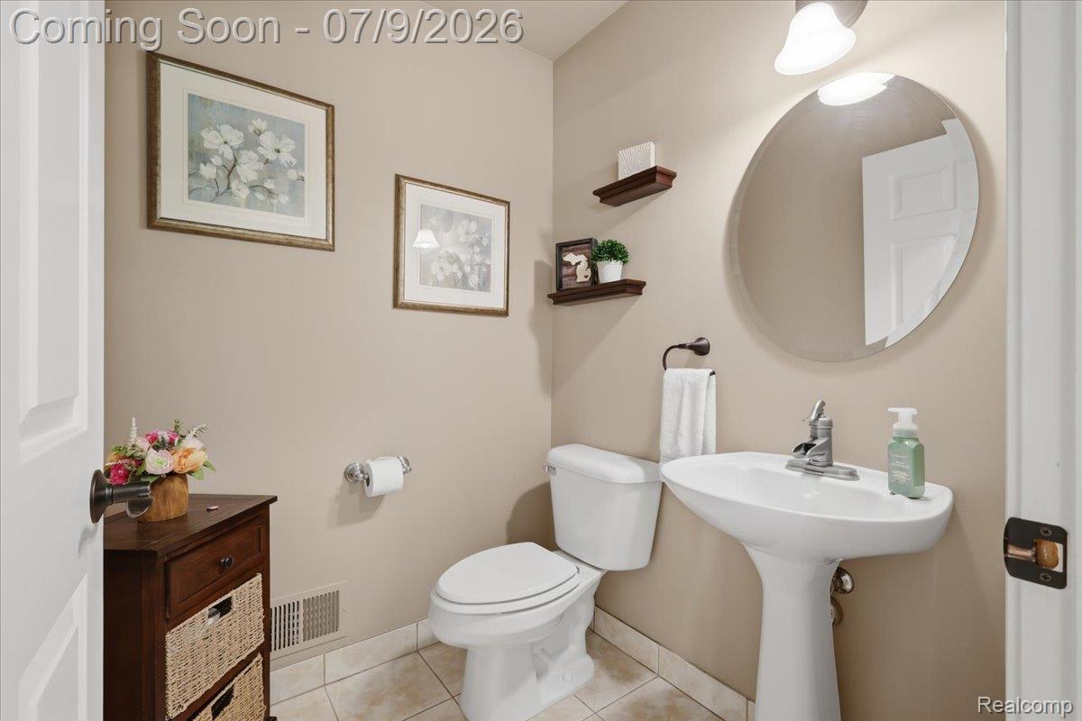 3180 Viking Drive