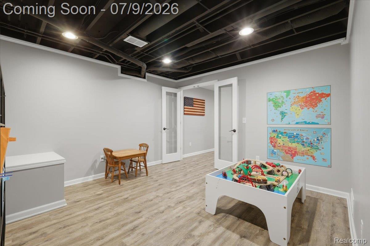 3180 Viking Drive