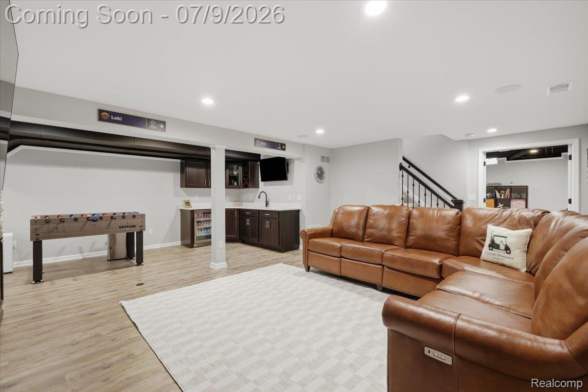 3180 Viking Drive