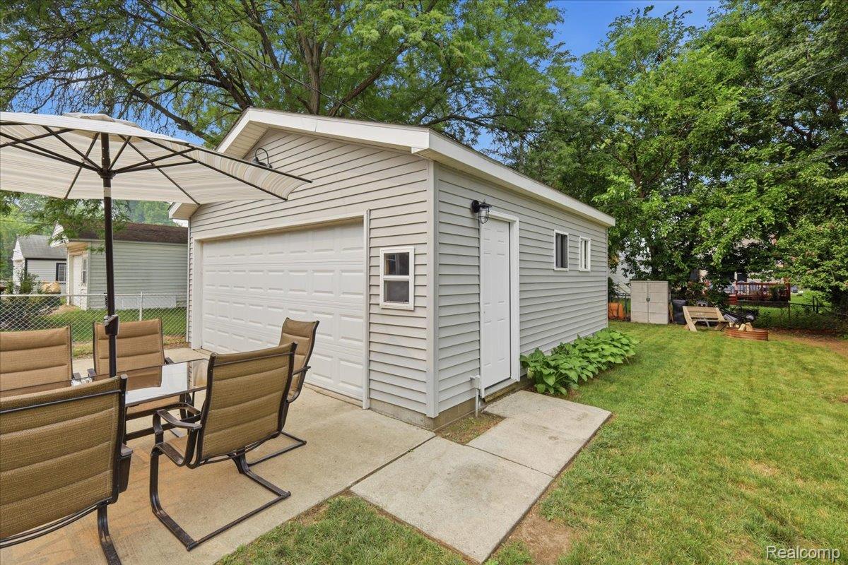 3221 Ferris Avenue