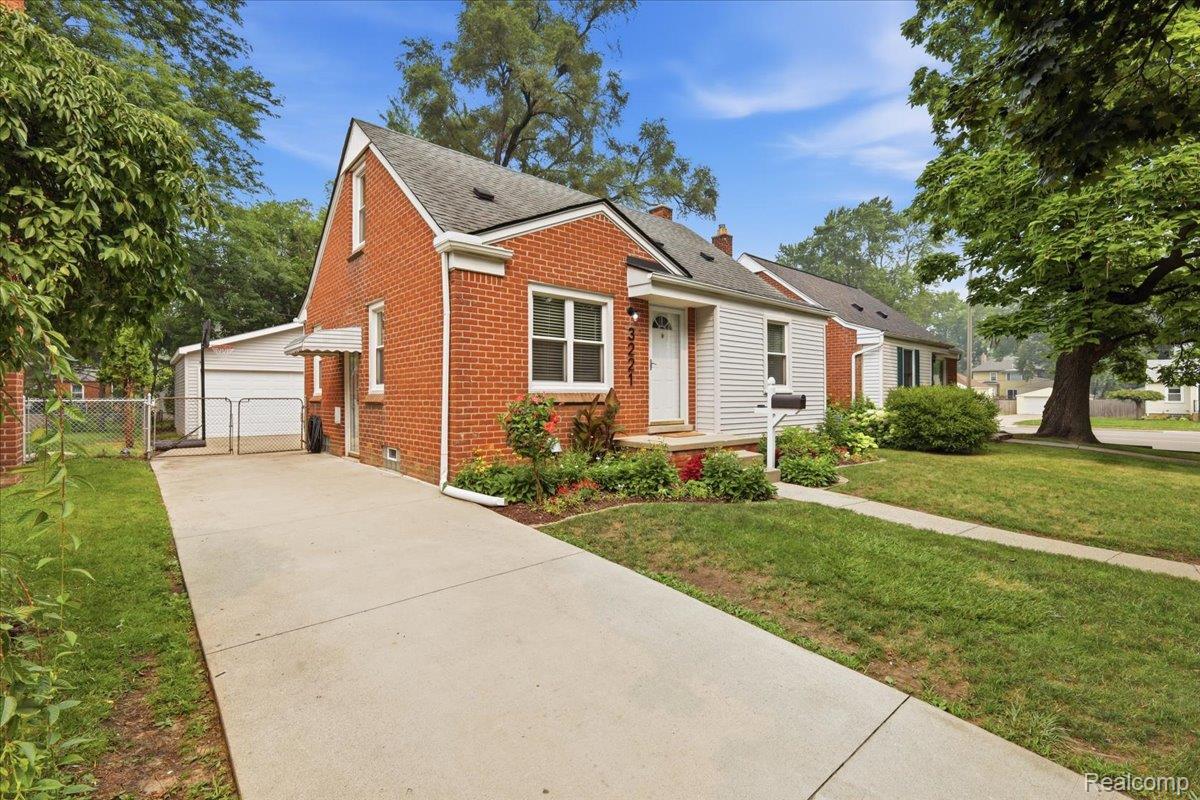 3221 Ferris Avenue