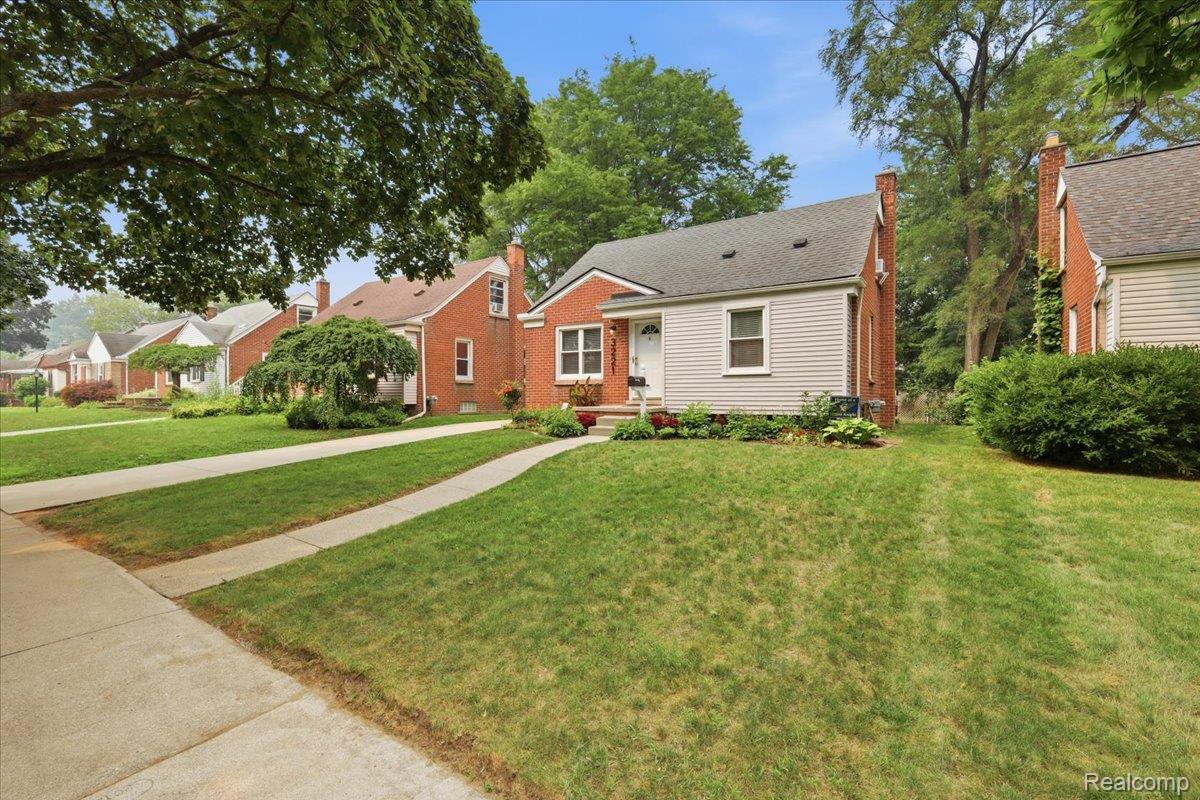 3221 Ferris Avenue
