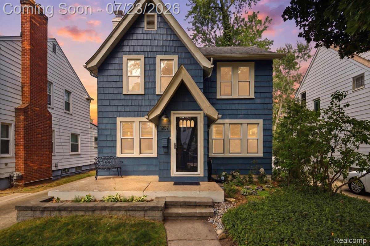 1207 Irving Avenue