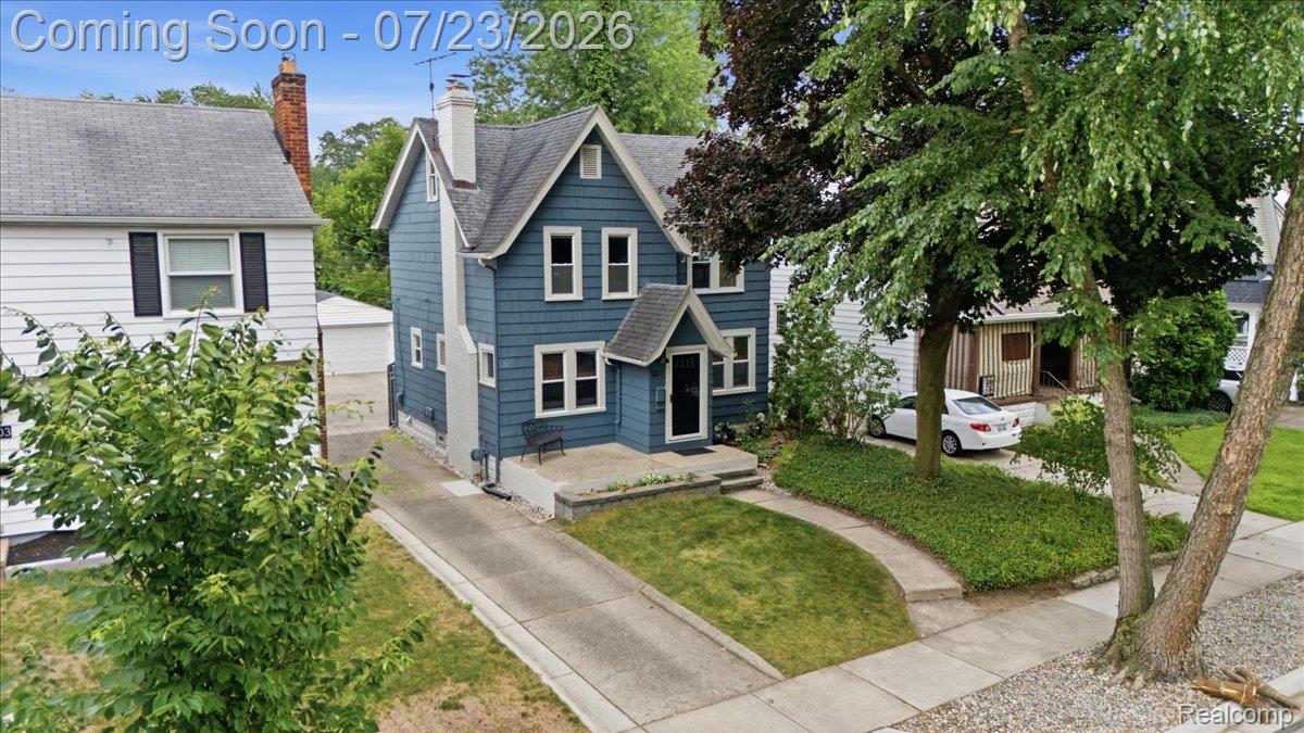 1207 Irving Avenue