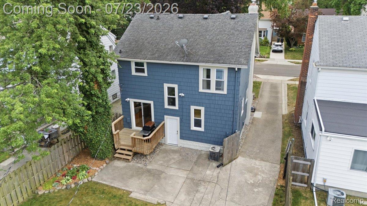 1207 Irving Avenue