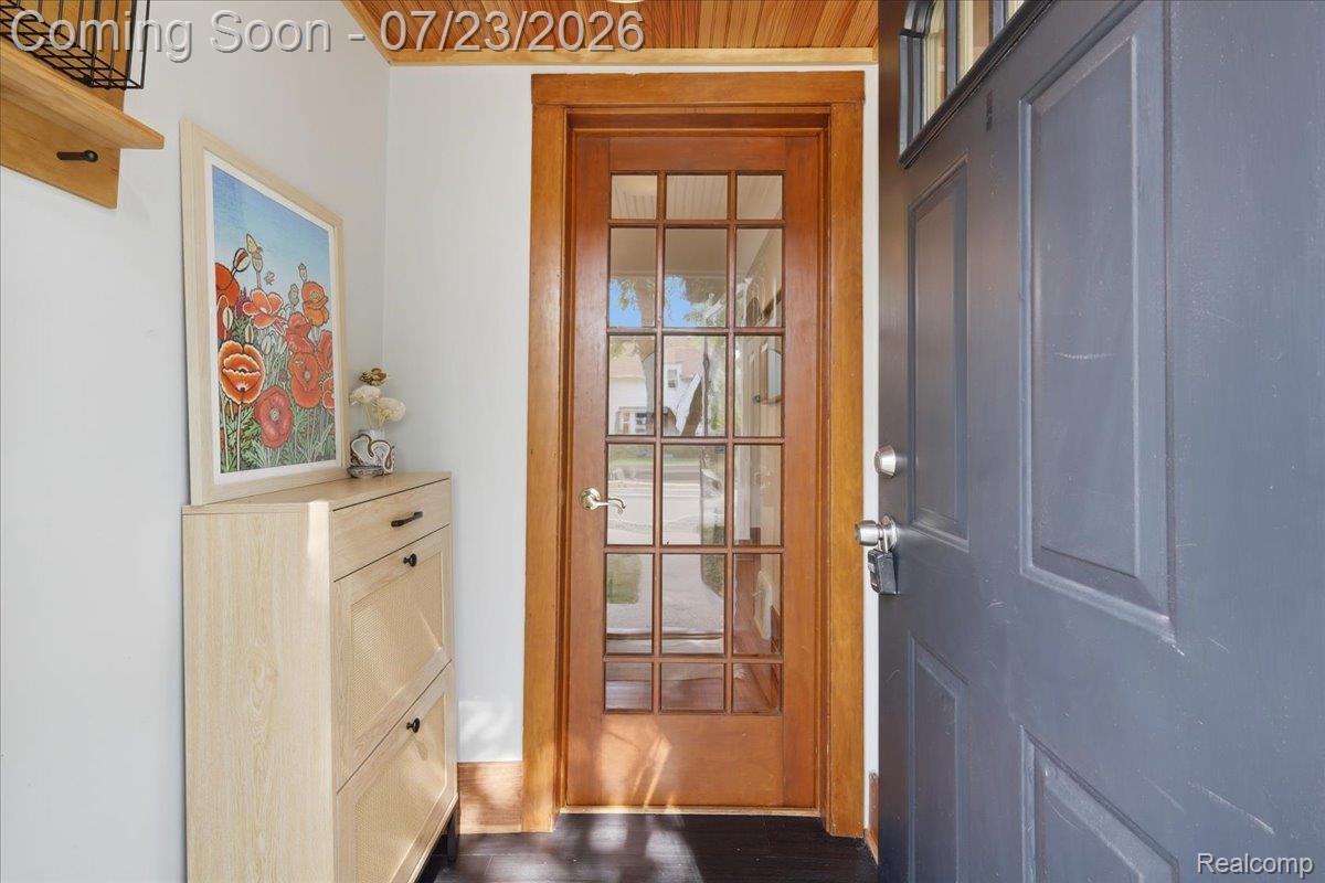 1207 Irving Avenue