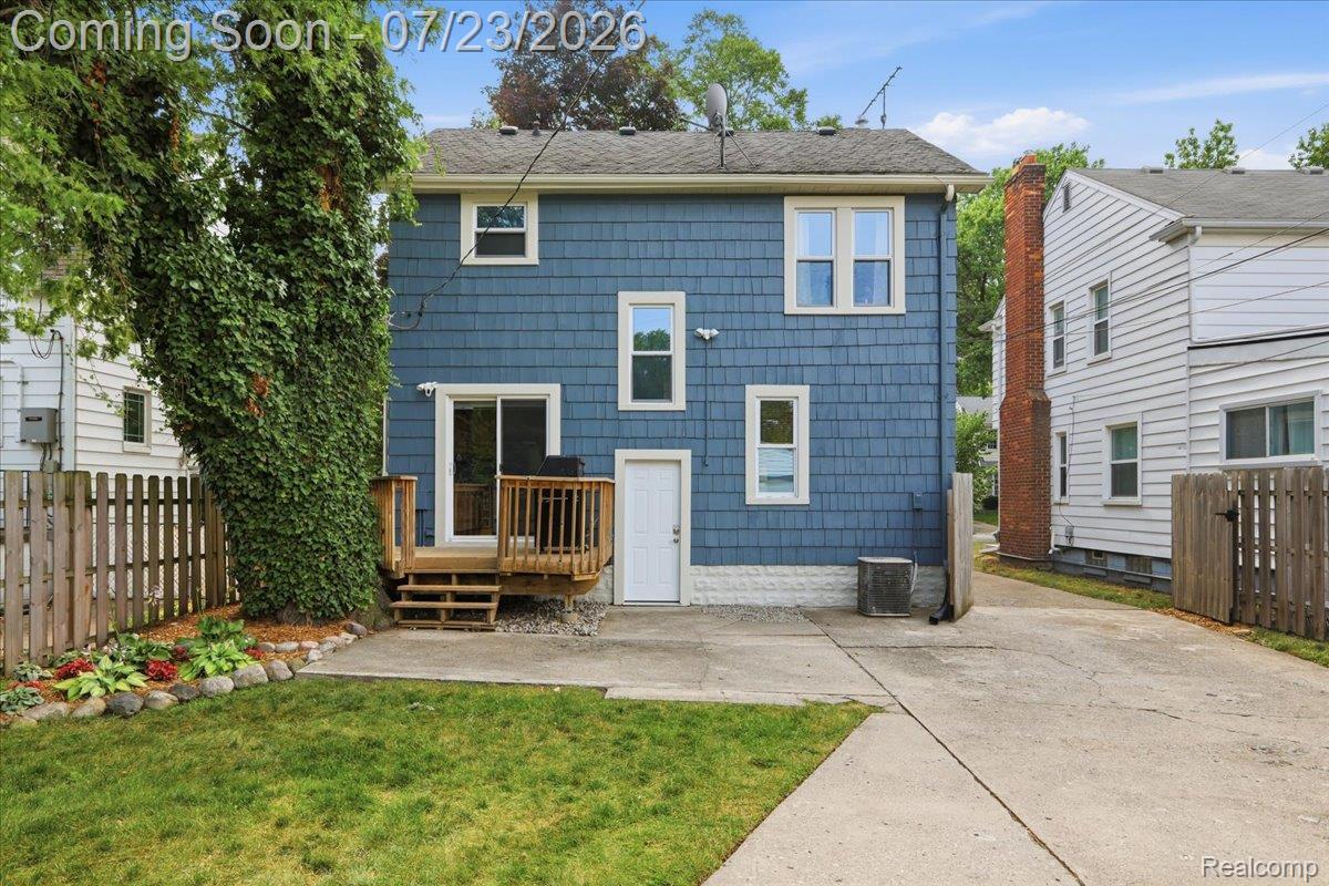 1207 Irving Avenue