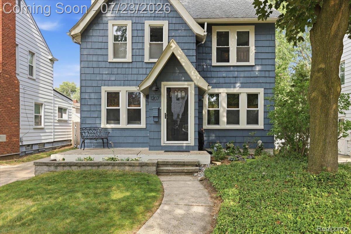 1207 Irving Avenue