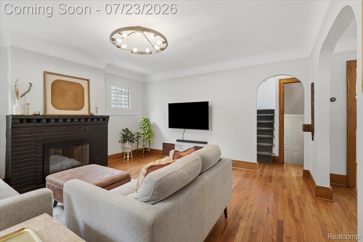 1207 Irving Avenue
