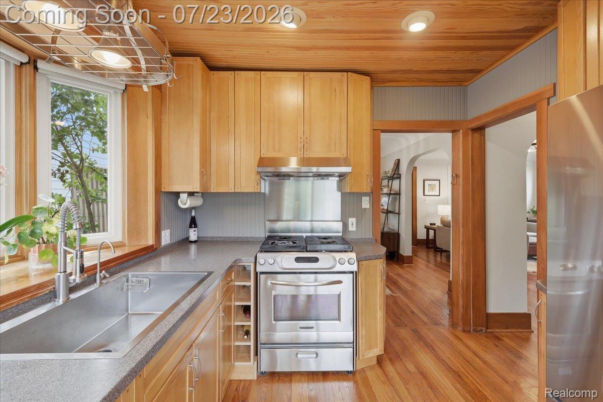 1207 Irving Avenue