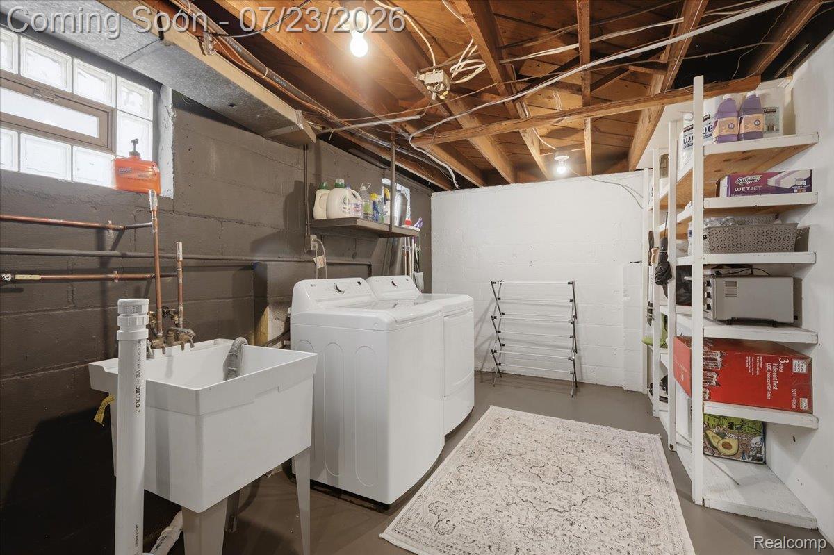 1207 Irving Avenue