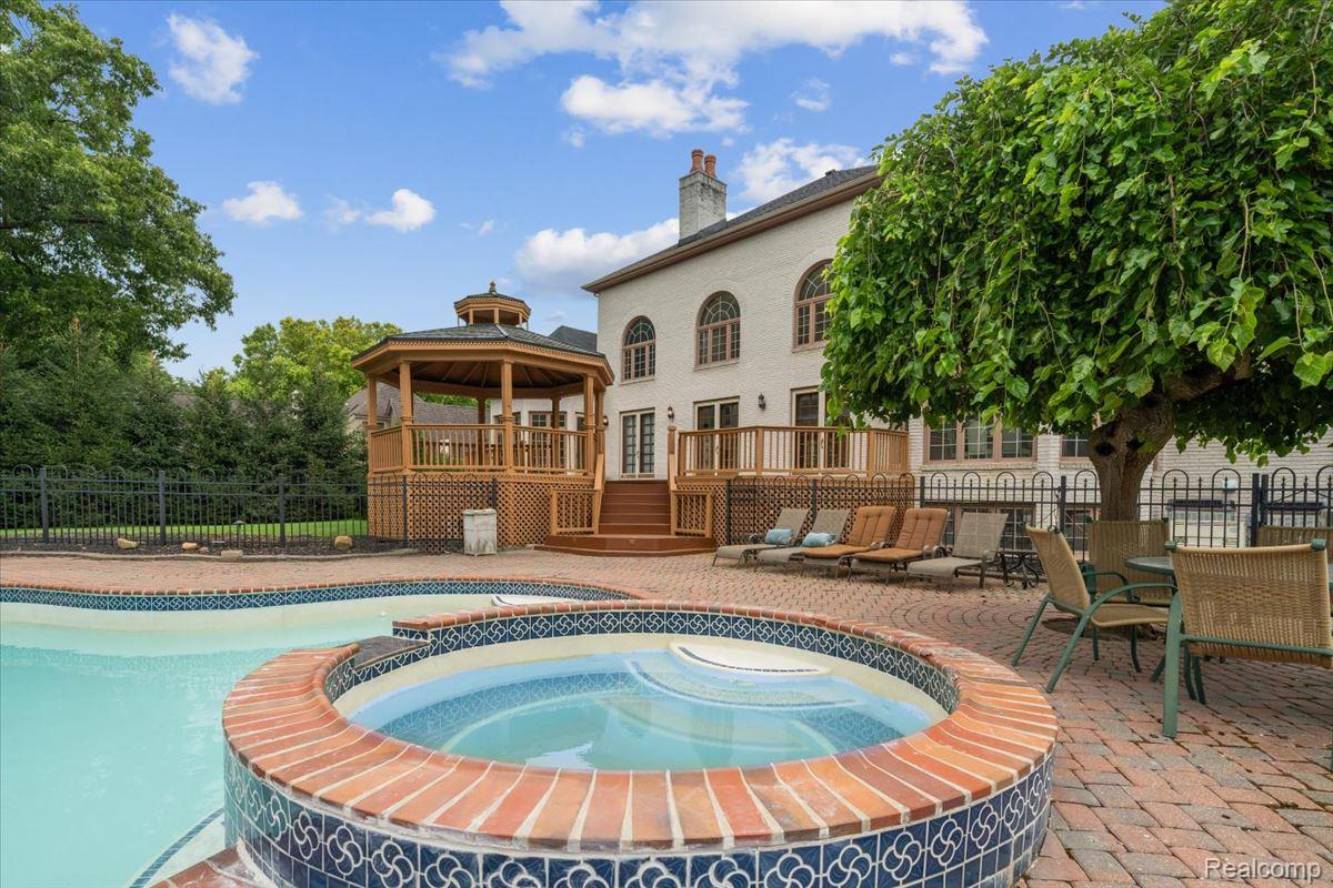 3965 Loch Bend Drive
