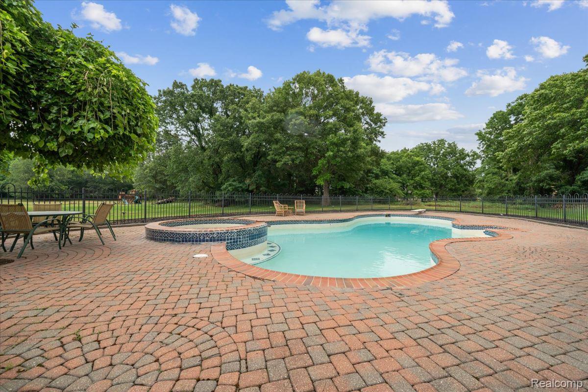 3965 Loch Bend Drive