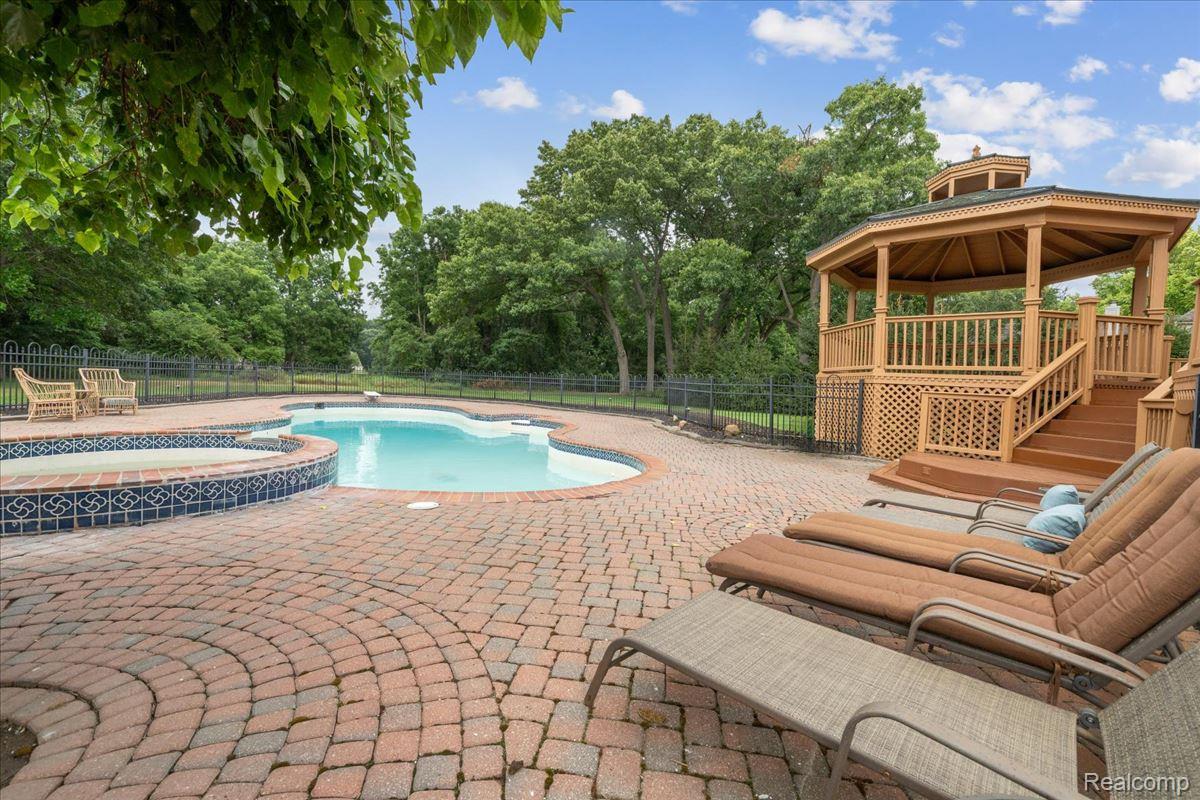 3965 Loch Bend Drive