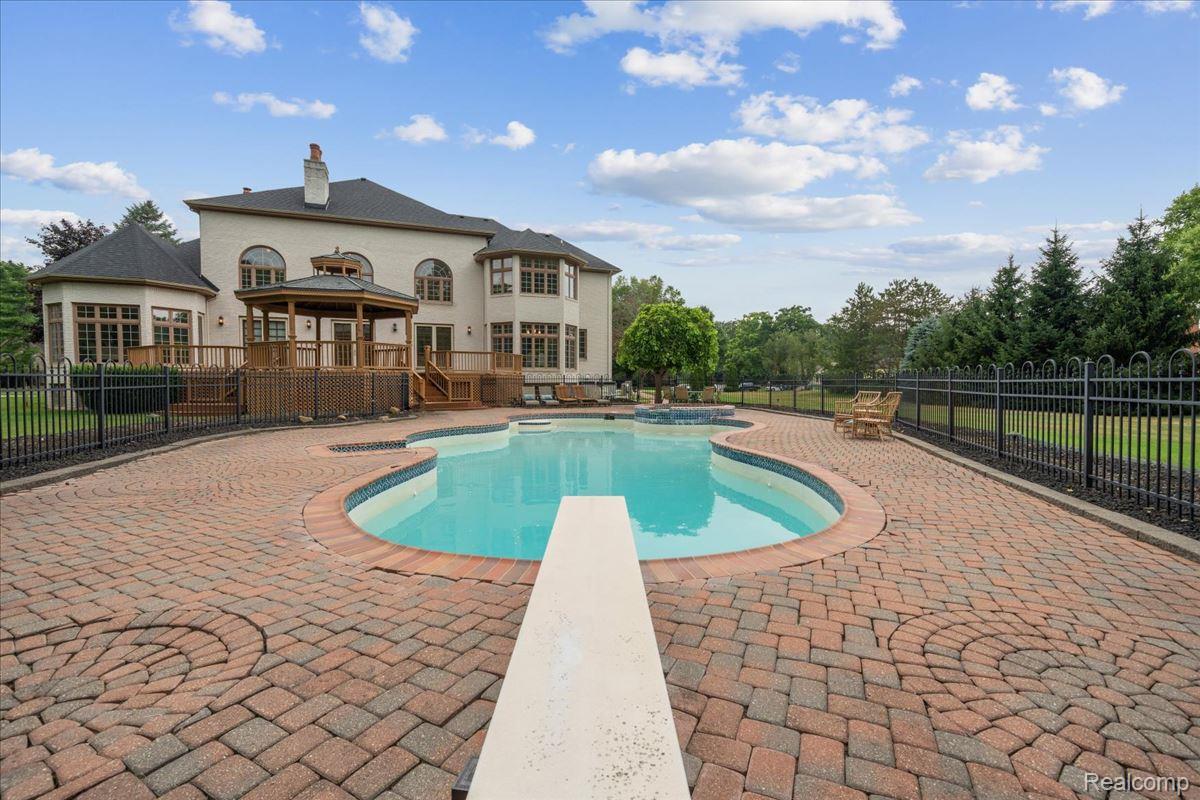 3965 Loch Bend Drive