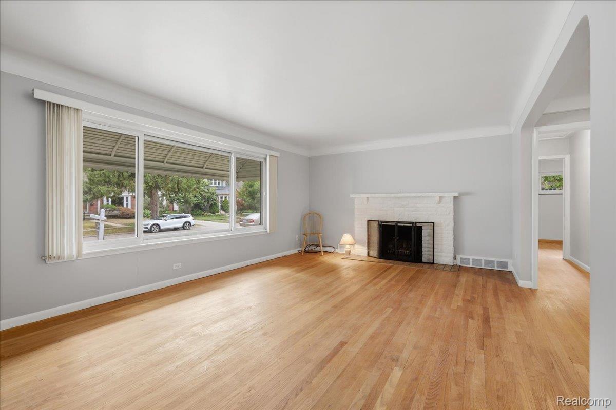 1918 Clawson Avenue