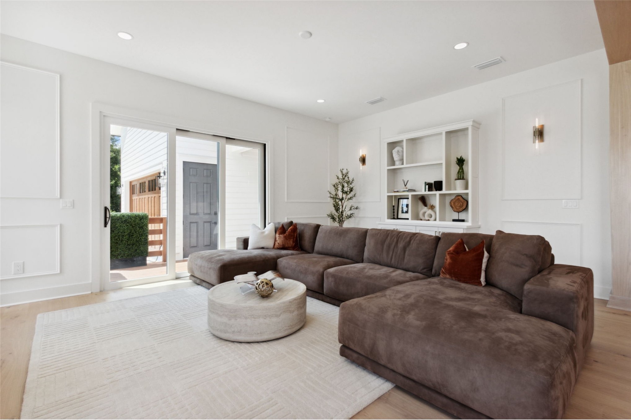 1114 WHITE STREET