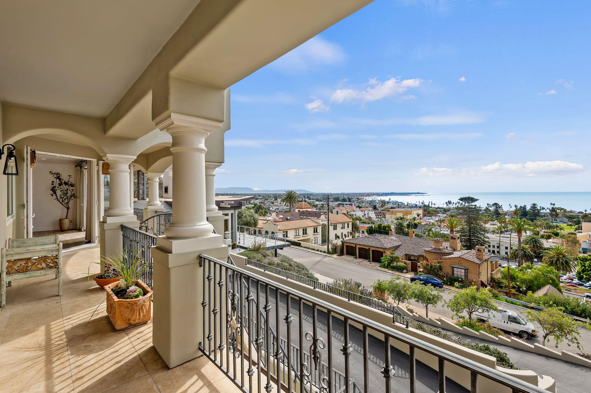 611 Buena Vista Street