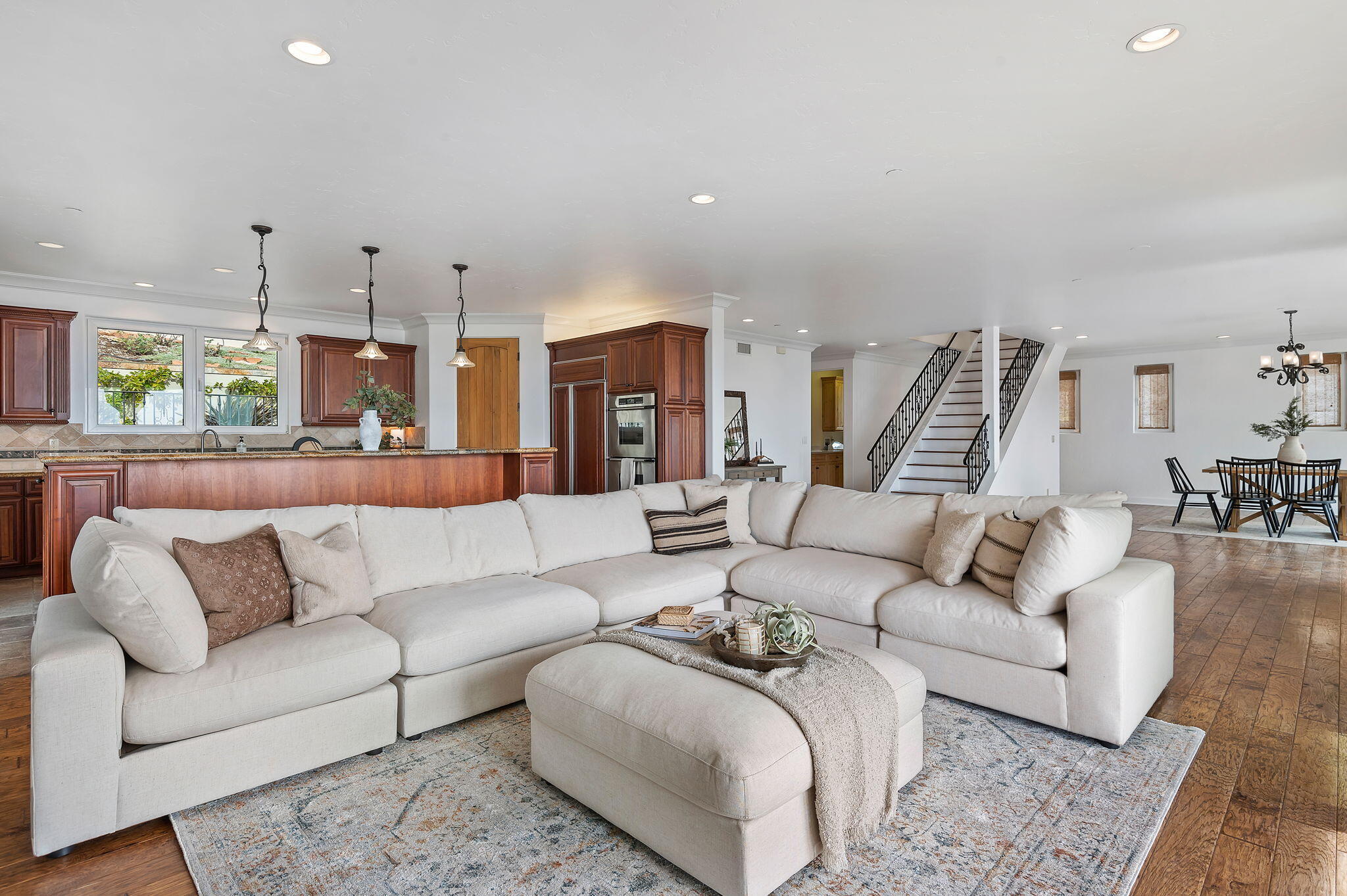 611 Buena Vista Street