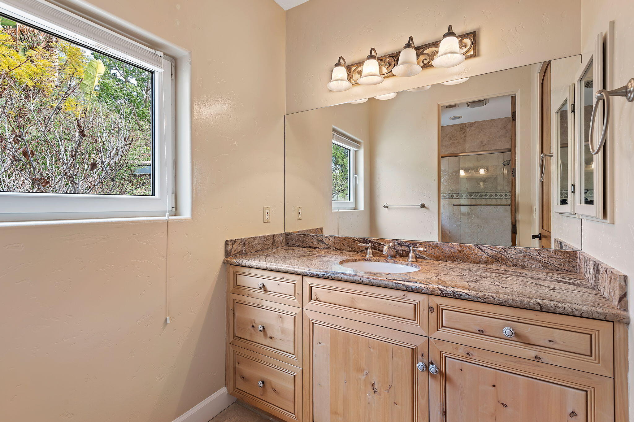 611 Buena Vista Street