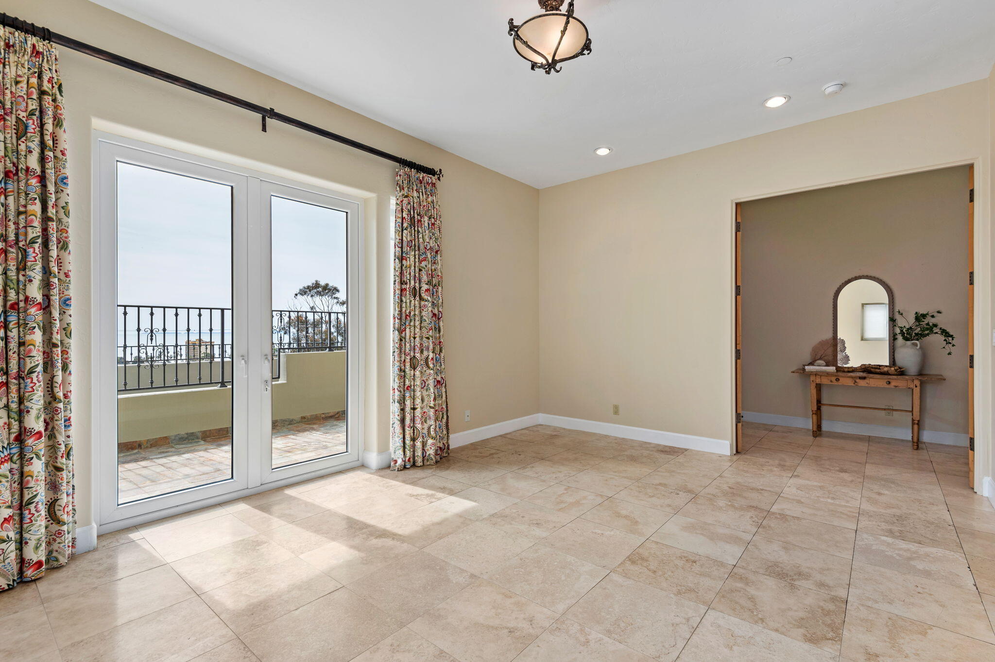 611 Buena Vista Street