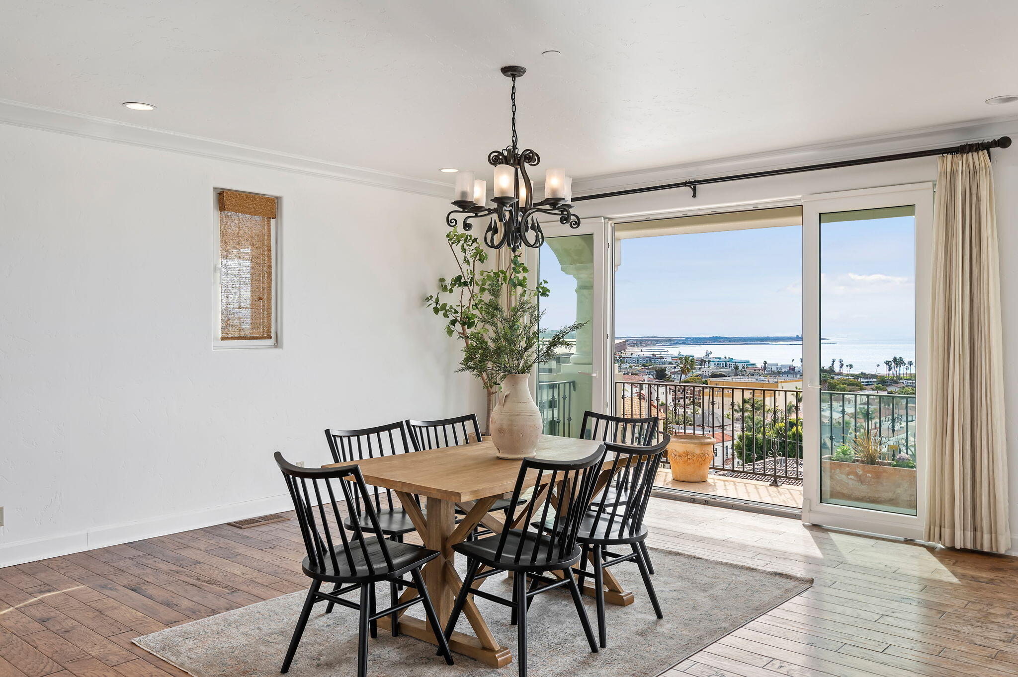 611 Buena Vista Street