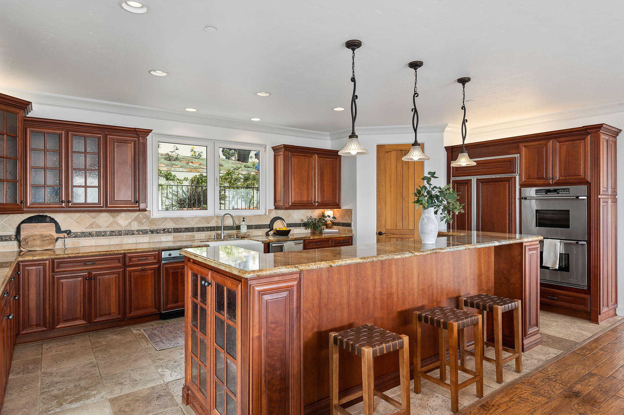 611 Buena Vista Street