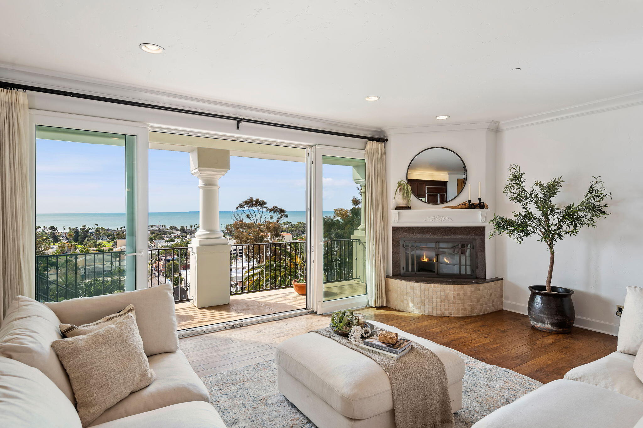 611 Buena Vista Street