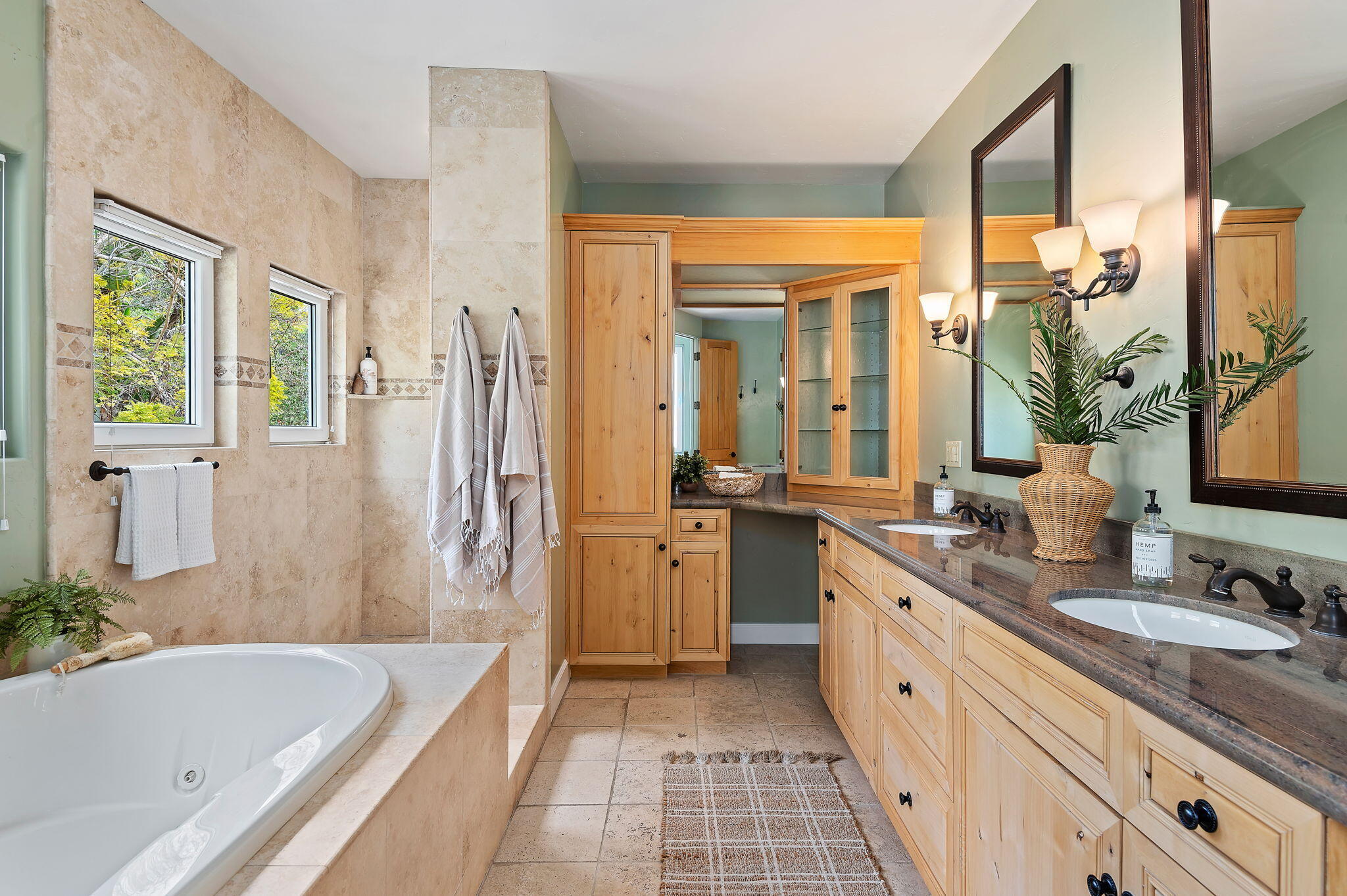 611 Buena Vista Street