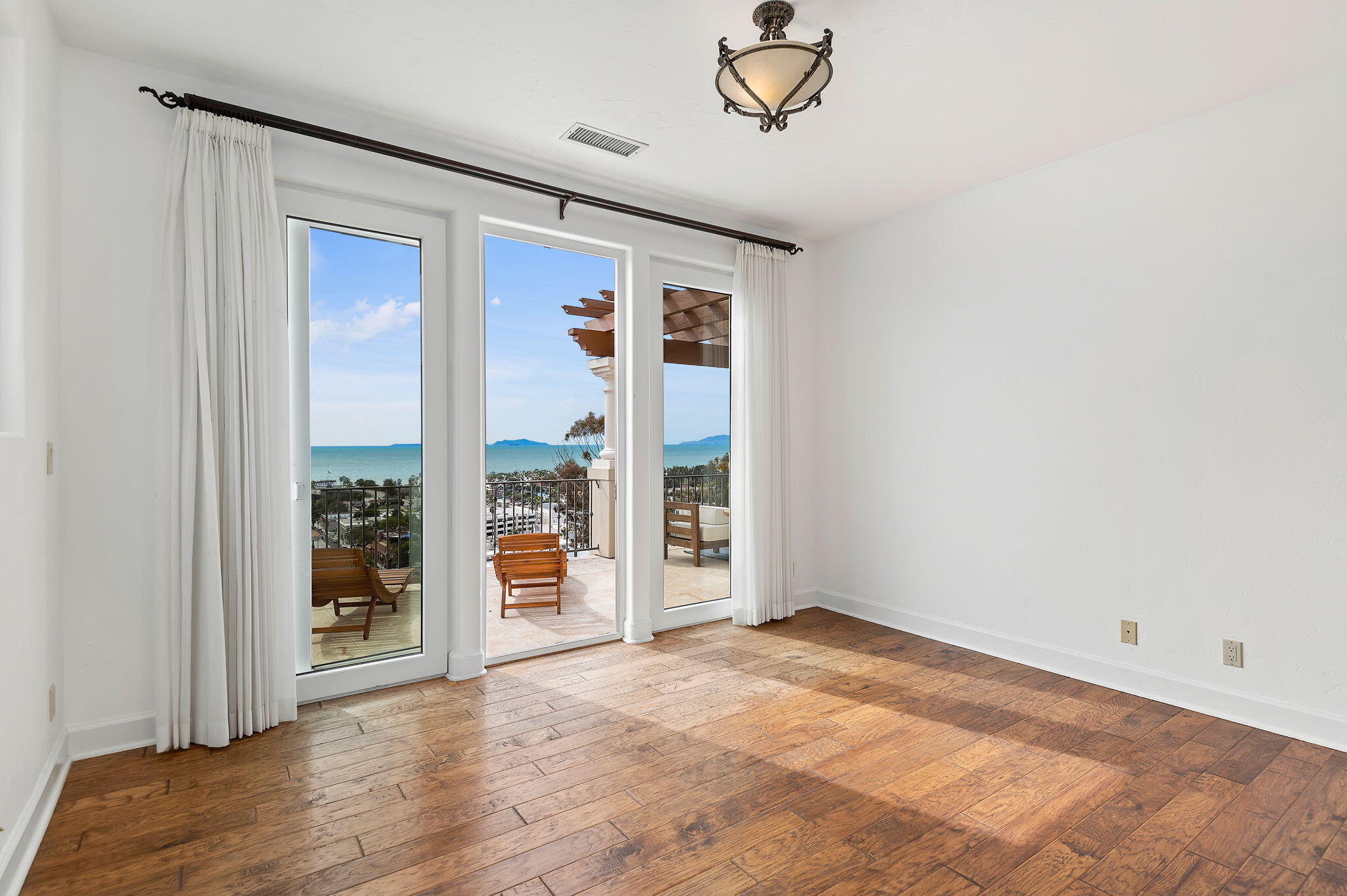 611 Buena Vista Street