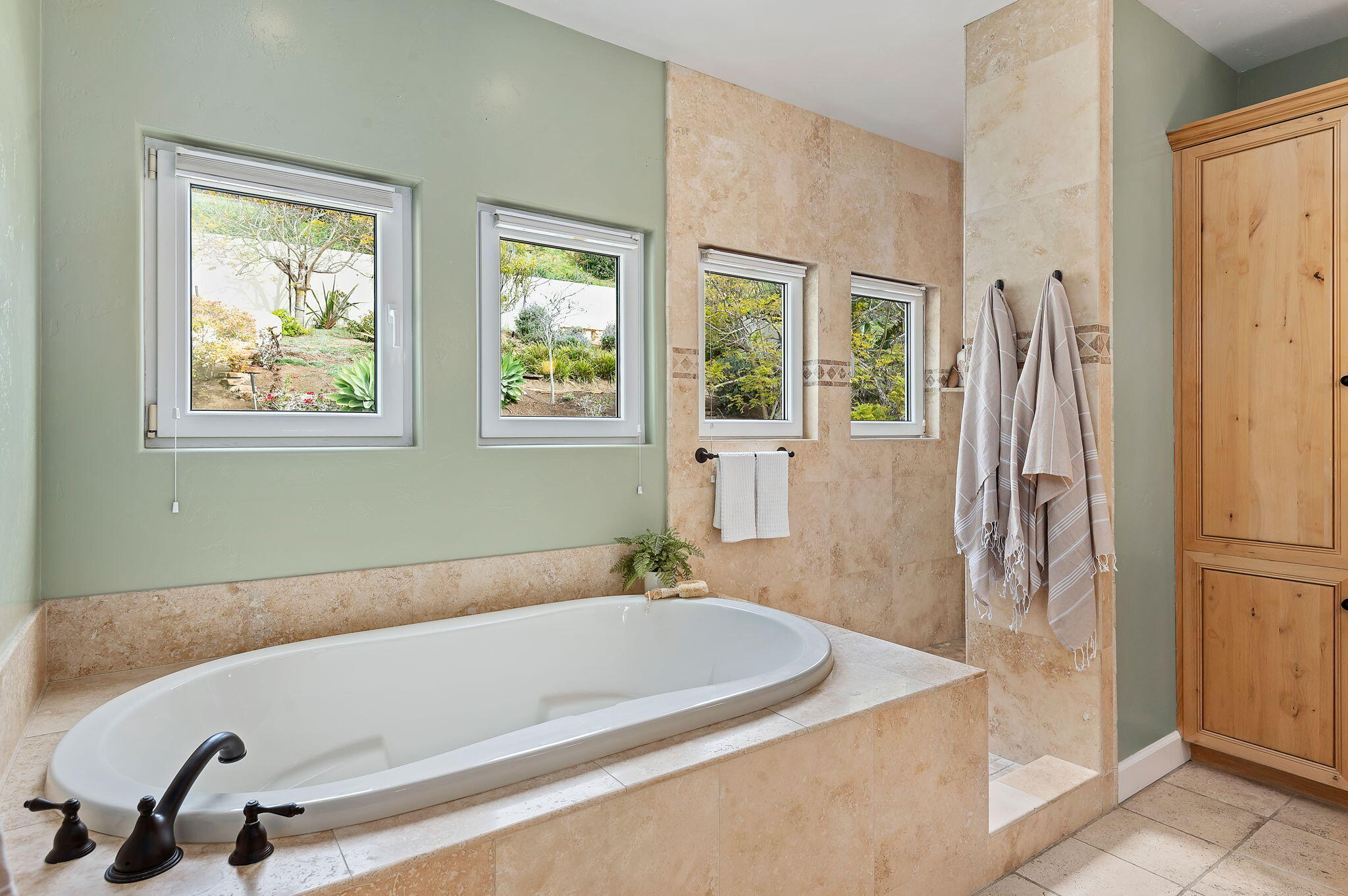 611 Buena Vista Street