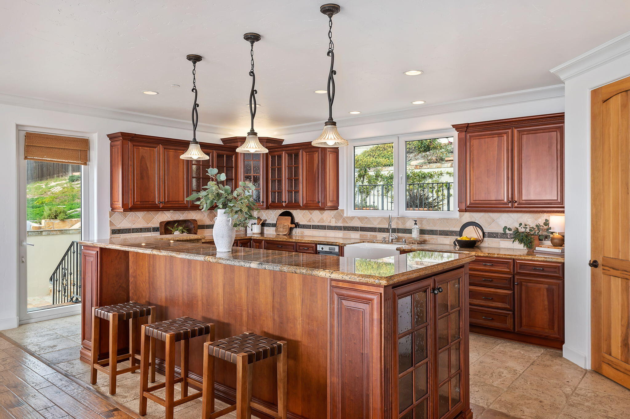 611 Buena Vista Street