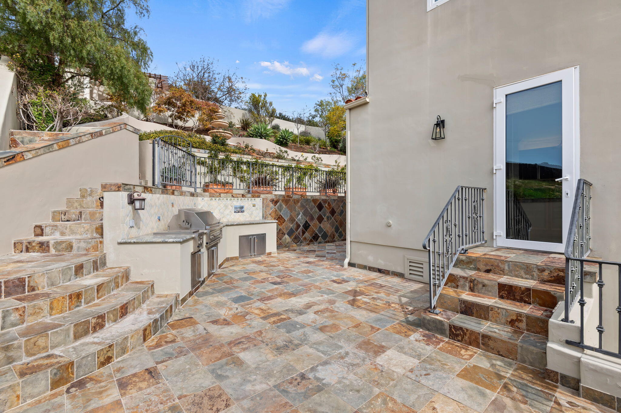 611 Buena Vista Street