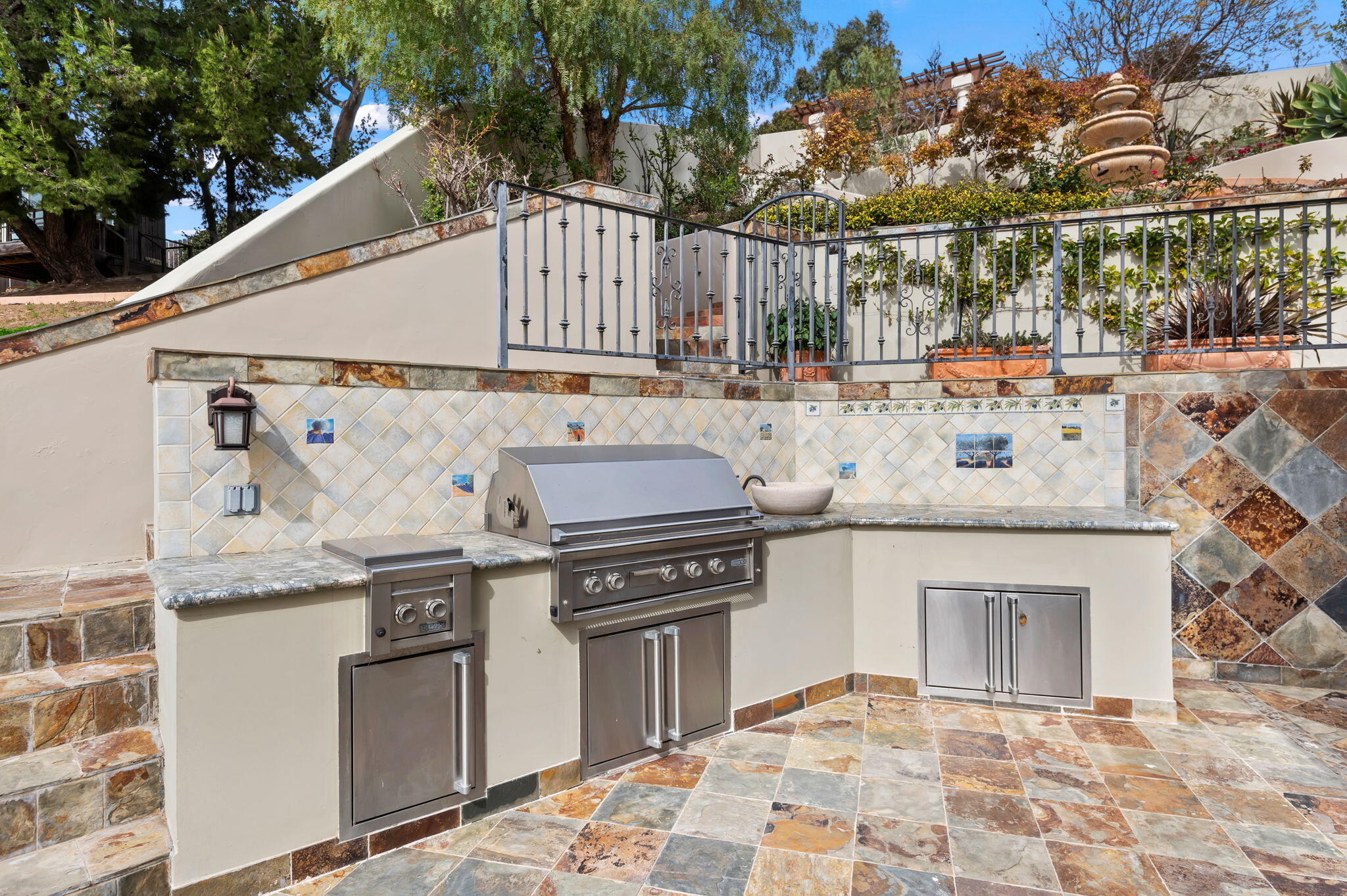 611 Buena Vista Street