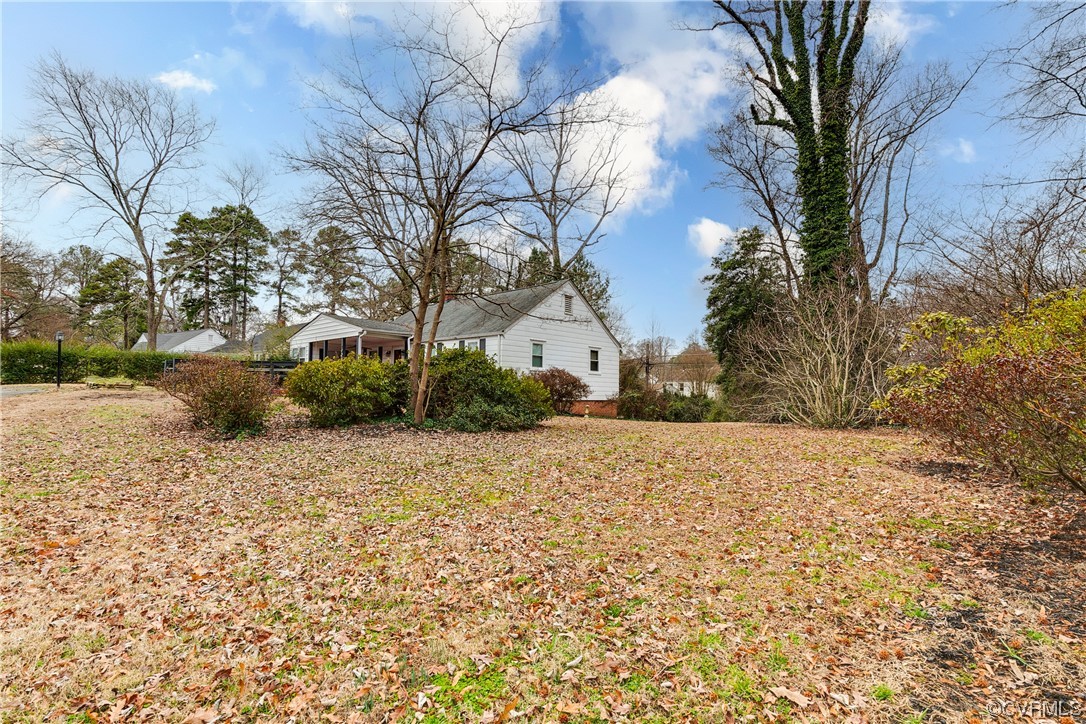 7906 Dalmain Dr