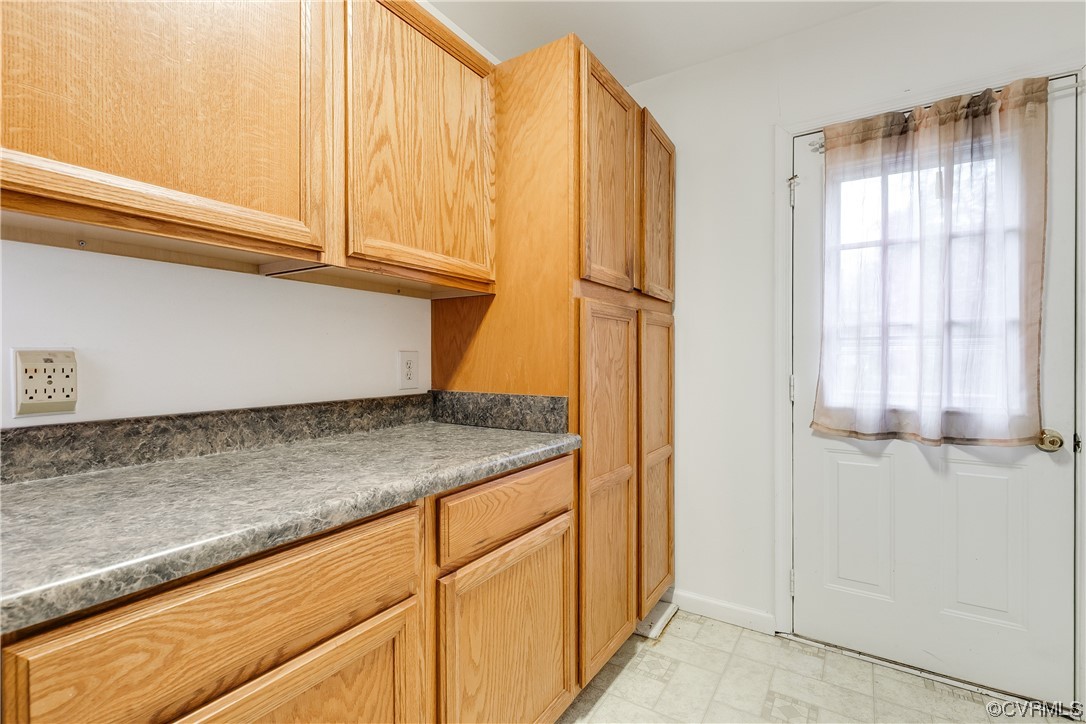 7906 Dalmain Dr