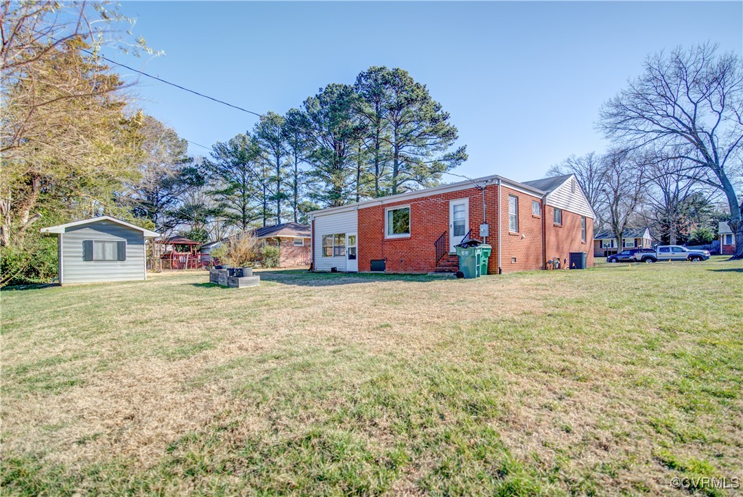 8802 Greenford Dr