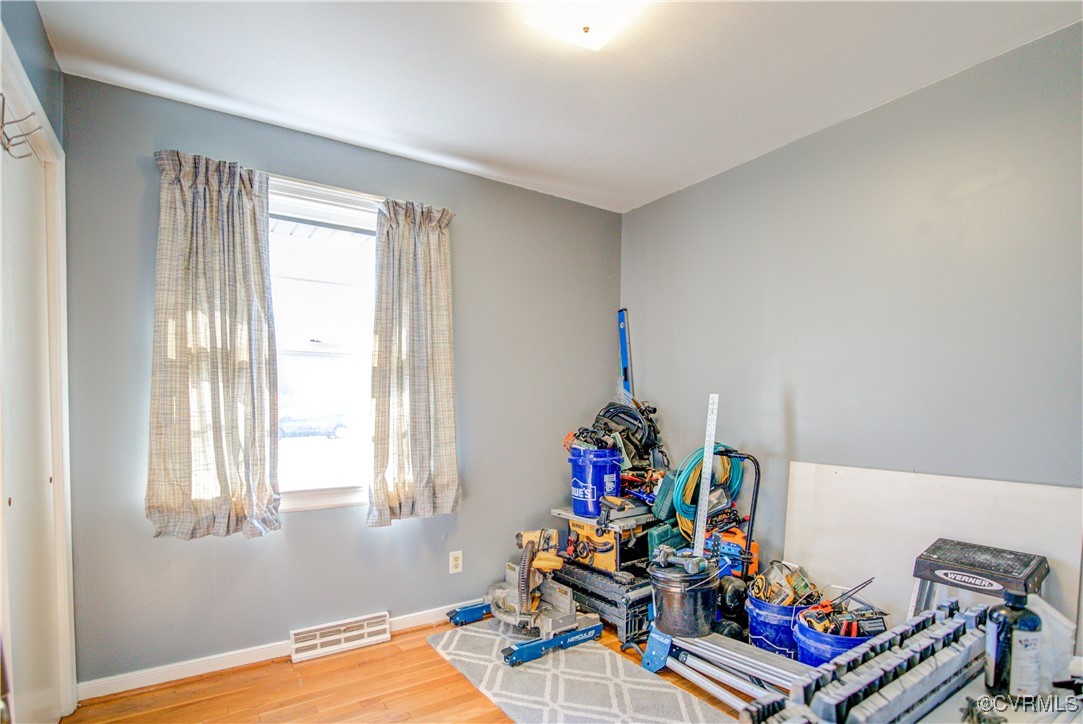 8802 Greenford Dr