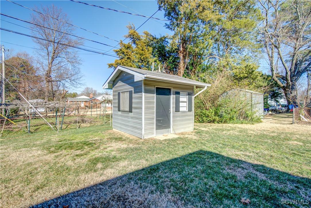 8802 Greenford Dr