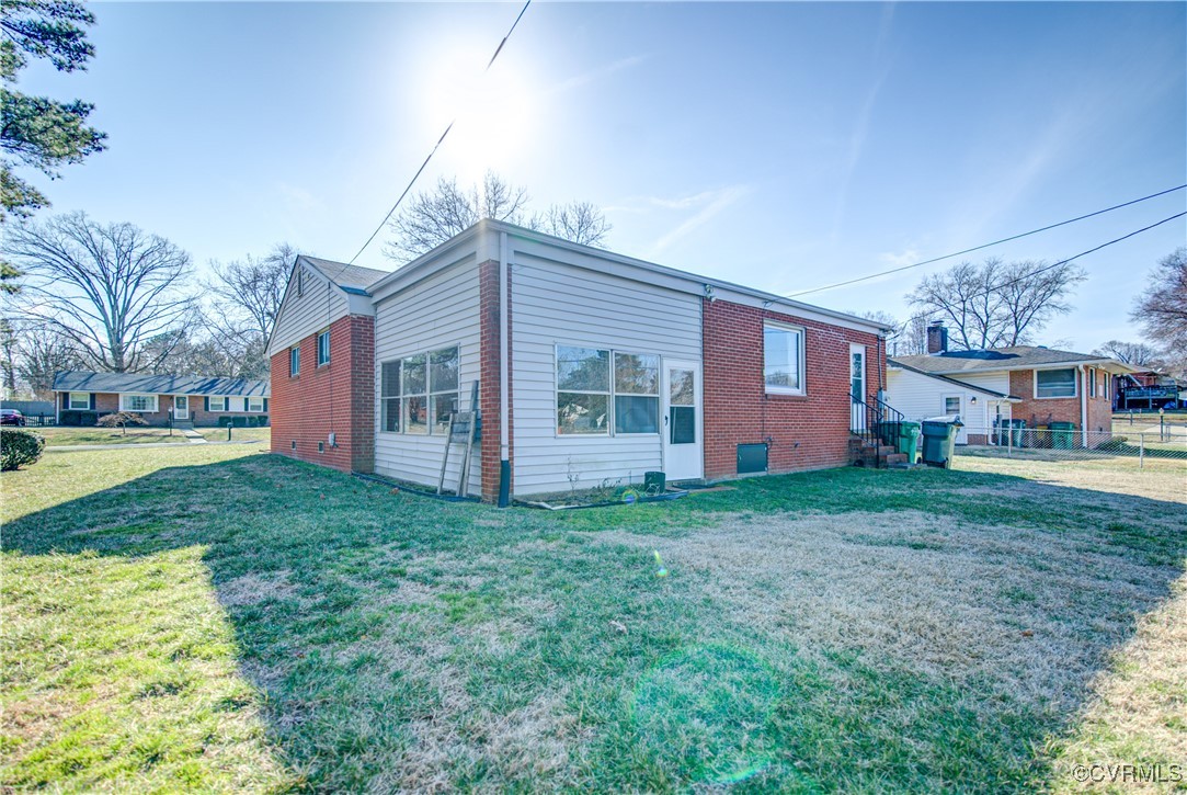 8802 Greenford Dr