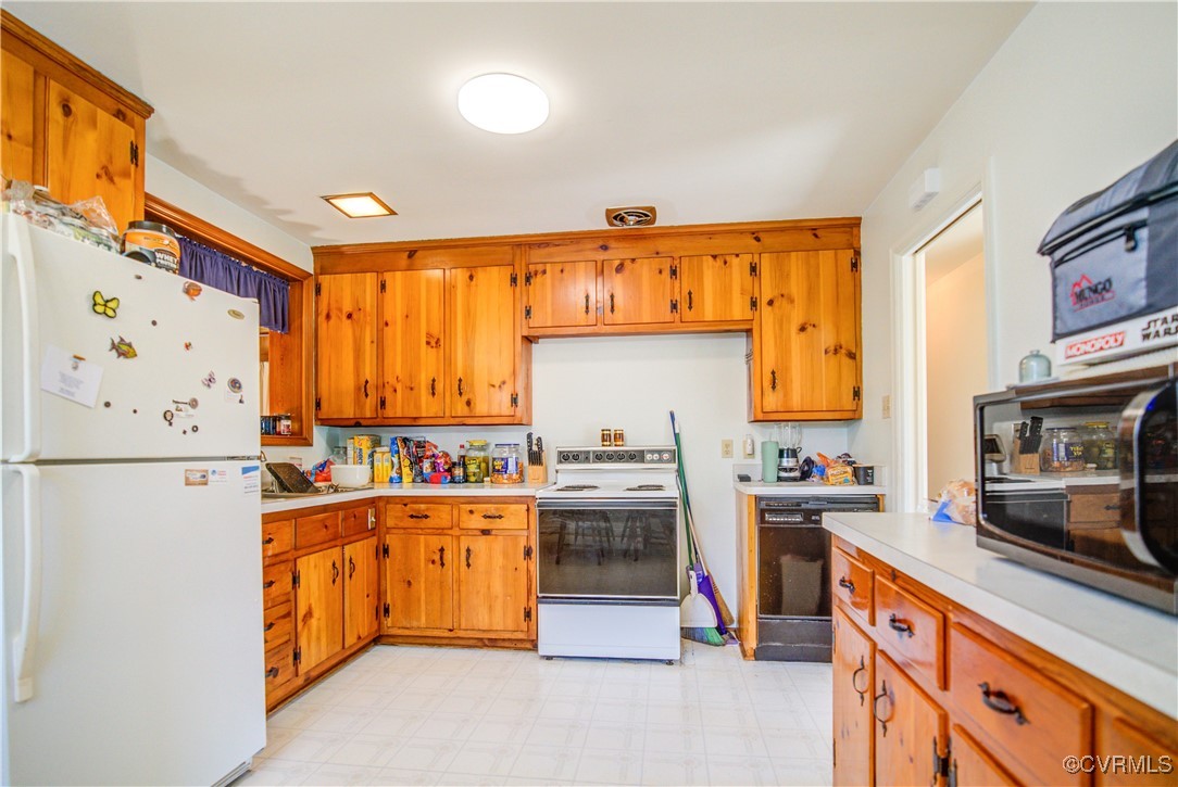 8802 Greenford Dr